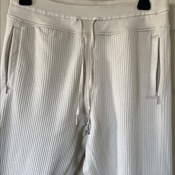 Lululemon Athletica women’s jogger 8 waffle knit - Picture 7 of 11